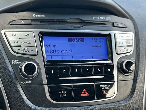 Used 2012 Hyundai Tucson Limited FWD image 19