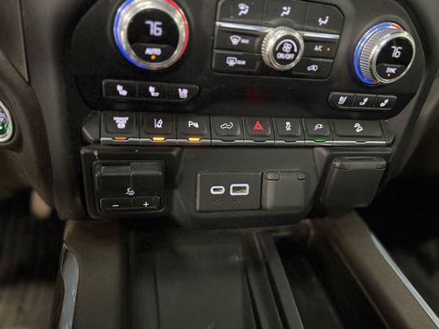 Used 2022 GMC Sierra 3500 Denali w/ Denali Ultimate Package AWD/4WD image 30