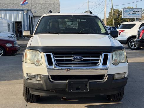 Used 2009 Ford Explorer Sport Trac XLT image 3