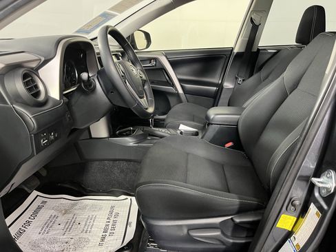Used 2018 Toyota RAV4 XLE AWD/4WD image 10