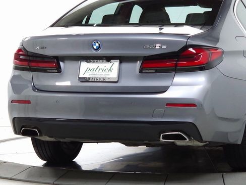 Used 2023 BMW 530e xDrive w/ Premium Package image 11