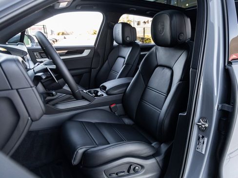 New 2026 Porsche Cayenne image 5