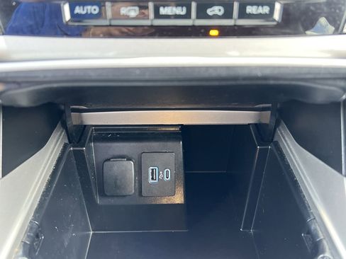 Used 2023 Ford Explorer XLT w/ Equipment Group 202A image 8