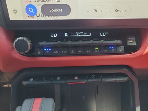 Used 2025 Toyota Sequoia TRD Pro AWD/4WD image 18