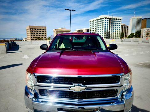 Used 2007 Chevrolet Silverado 2500 LT w/ Suspension Package, Off-Road AWD/4WD image 9