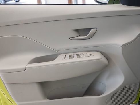 Certified 2025 Hyundai Kona SEL AWD/4WD image 8