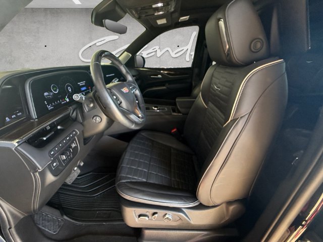 Used 2024 Cadillac Escalade Sport Platinum w/ LPO, ONYX Package AWD/4WD image 19