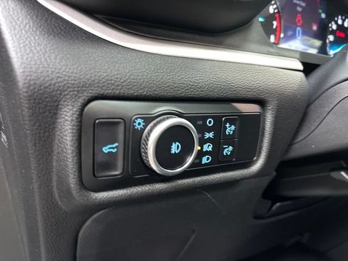 Used 2024 Ford Explorer XLT w/ Equipment Group 202A AWD/4WD image 33