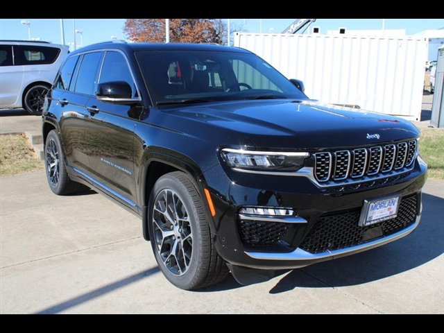 Used 2022 Jeep Grand Cherokee Summit AWD/4WD image 3