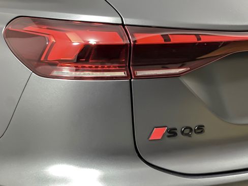 Used 2025 Audi SQ6 e-tron Premium Plus w/ Premium Plus image 26