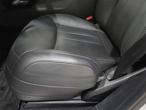 Used 2024 Land Rover Range Rover Sport Dynamic SE image 32