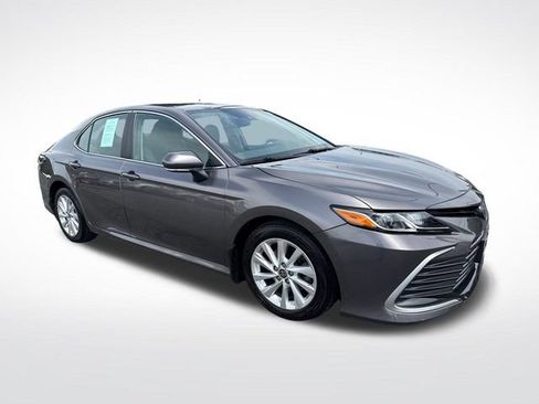 Used 2023 Toyota Camry LE w/ Convenience Package FWD image 8