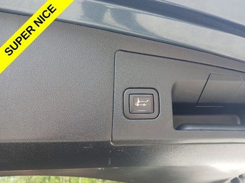Used 2020 Cadillac XT5 Sportv w/ LPO, Floor Liner Package AWD/4WD image 11