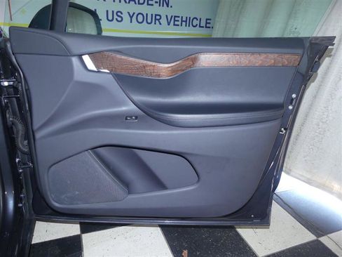 Used 2018 Tesla Model X 100D image 24