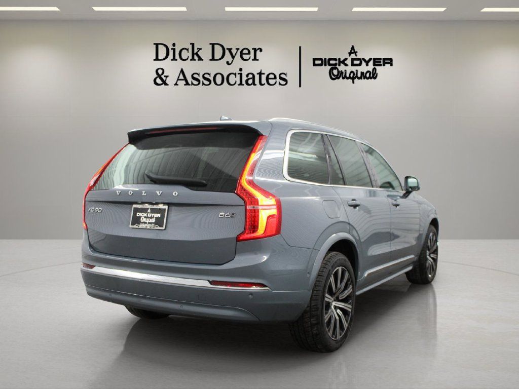 Certified 2023 Volvo XC90 B6 Plus AWD/4WD image 11