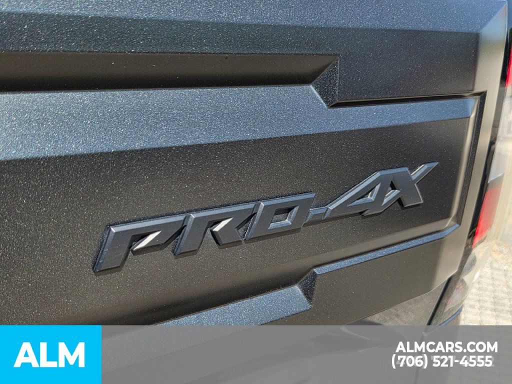 Used 2025 Nissan Frontier PRO-4X AWD/4WD image 10