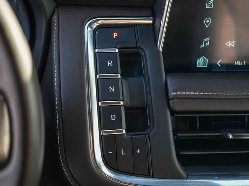 Used 2024 Chevrolet Tahoe LT AWD/4WD image 18