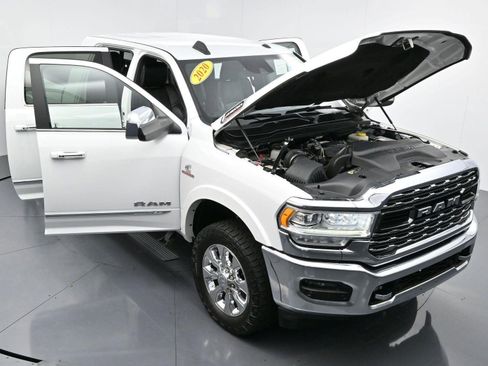 Used 2020 RAM 2500 Limited AWD/4WD image 40
