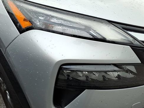 Used 2024 Nissan Rogue S AWD/4WD image 3