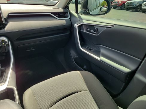 Used 2024 Toyota RAV4 LE AWD/4WD image 17