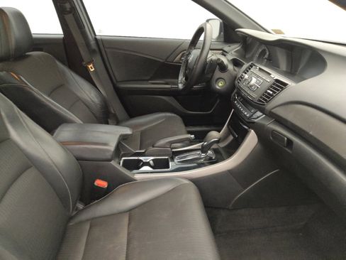 Used 2017 Honda Accord Sport image 21
