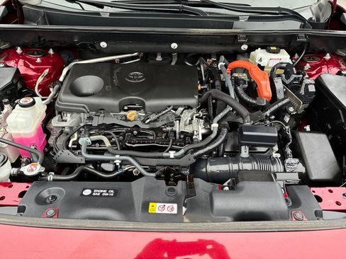 Used 2021 Toyota RAV4 XLE image 22