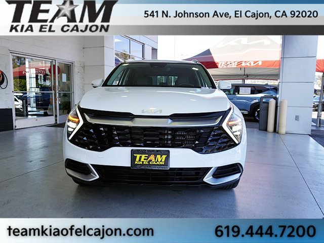 Certified 2025 Kia Sportage EX AWD/4WD image 4