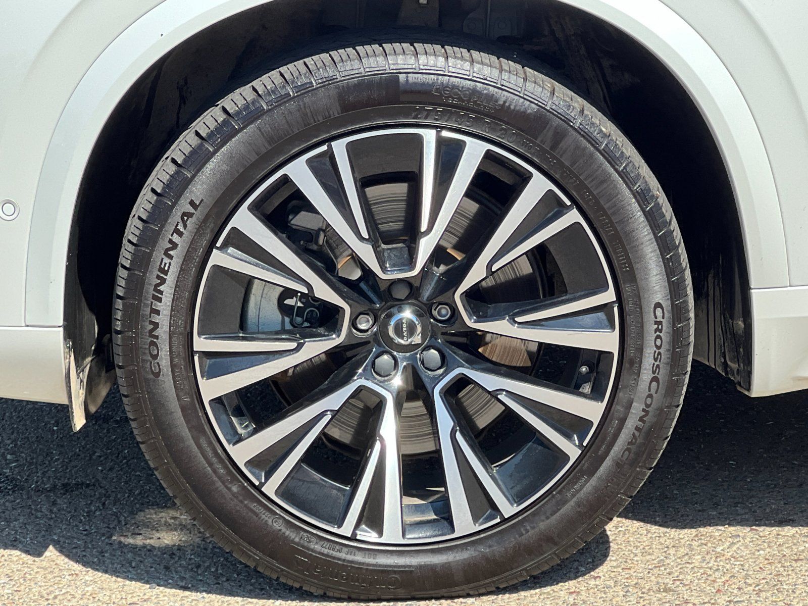 Used 2024 Volvo XC90 T8 Plus AWD/4WD image 36