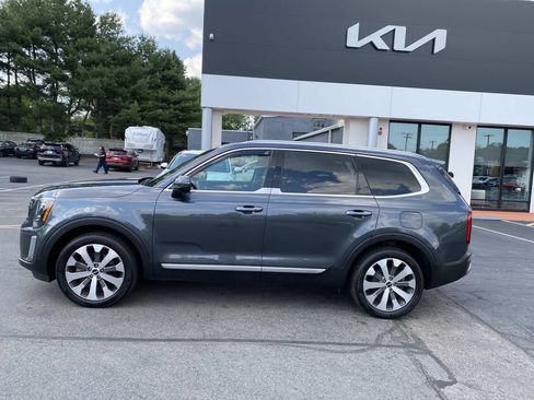 Used 2022 Kia Telluride S AWD/4WD image 2