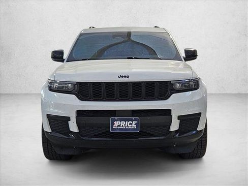 Used 2021 Jeep Grand Cherokee L Laredo image 2