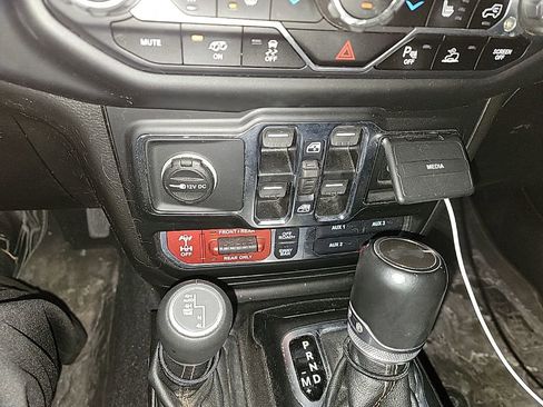 Used 2021 Jeep Wrangler Unlimited Rubicon w/ Trailer Tow Package image 38