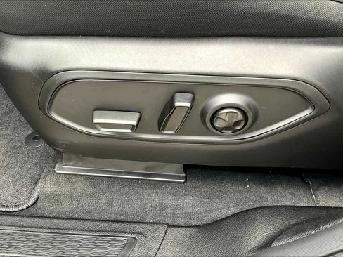 New 2025 Jeep Grand Cherokee L Laredo w/ Luxury Tech Group I image 16