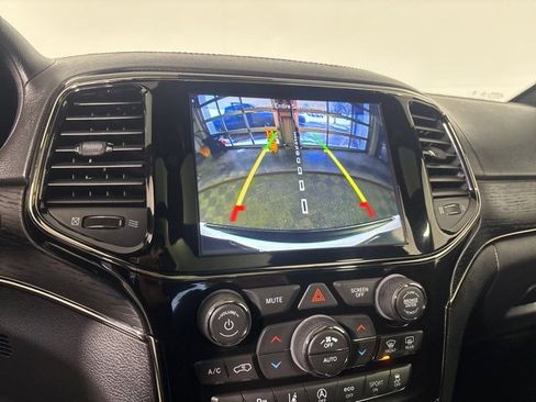 Certified 2019 Jeep Grand Cherokee High Altitude image 22