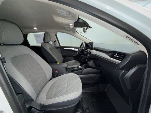Used 2020 Ford Escape SE FWD image 17