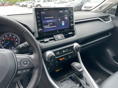 Used 2022 Toyota RAV4 XLE Premium AWD/4WD image 15