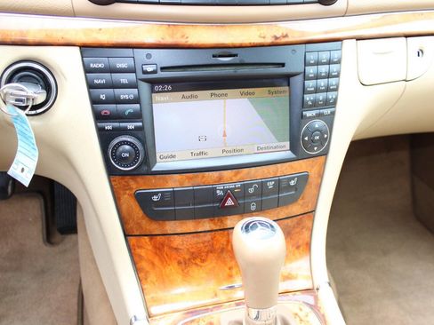 Used 2009 Mercedes-Benz E 350 4MATIC Wagon image 16