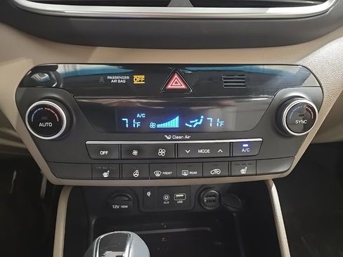 Used 2021 Hyundai Tucson Limited image 14