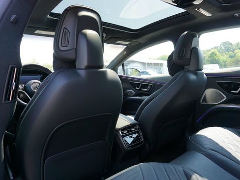 Certified 2023 Mercedes-Benz EQS 580 4MATIC Sedan image 43