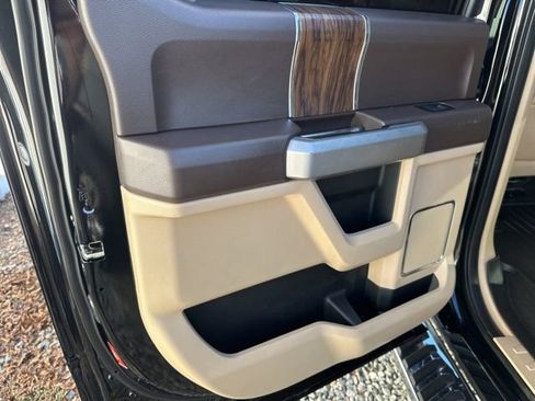 Used 2018 Ford F150 Lariat image 17