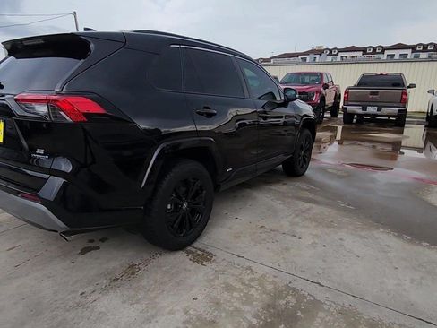 Used 2024 Toyota RAV4 SE w/ Convenience Package AWD/4WD image 5