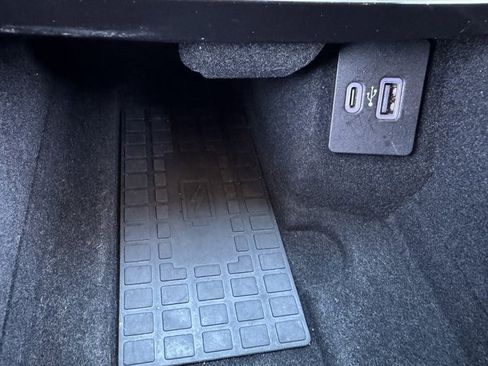 Used 2021 Lincoln Nautilus Reserve image 28