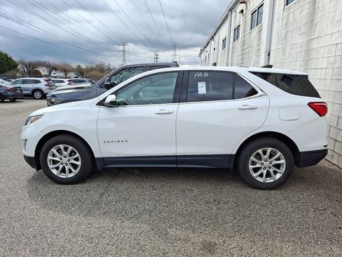 Used 2018 Chevrolet Equinox LT image 3
