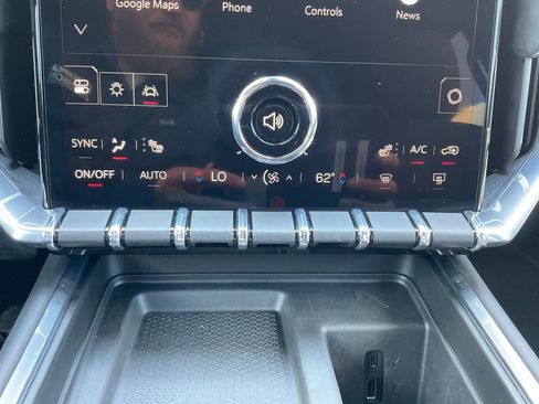 Used 2025 GMC Acadia Elevation AWD/4WD image 9