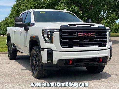 Used 2025 GMC Sierra 2500 AT4 AWD/4WD image 9