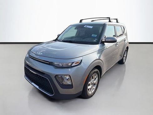 Used 2022 Kia Soul LX w/ Technology Package FWD image 5