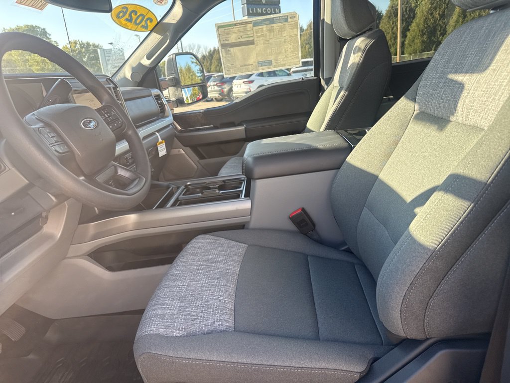 New 2026 Ford F350 XLT w/ XLT Premium Package AWD/4WD image 7