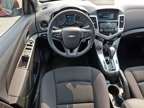 Used 2015 Chevrolet Cruze LT FWD image 17