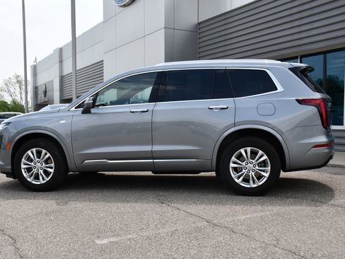 Used 2024 Cadillac XT6 Luxury w/ LPO, Floor Liner Package AWD/4WD image 3