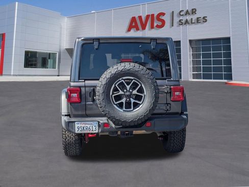 Used 2025 Jeep Wrangler Unlimited Rubicon image 7