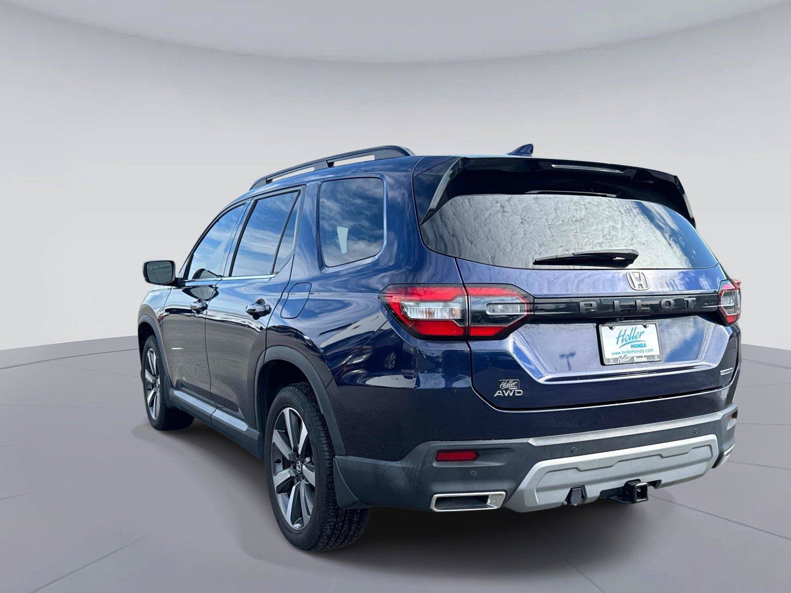Certified 2024 Honda Pilot Touring image 6